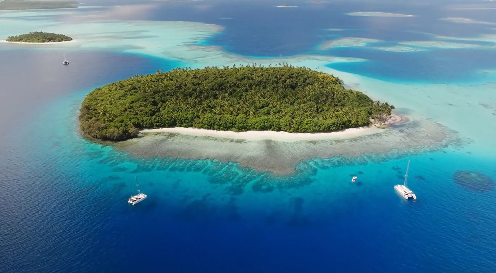 The Maldives: lagoons, sandbanks and overwater villas — start planning your trip